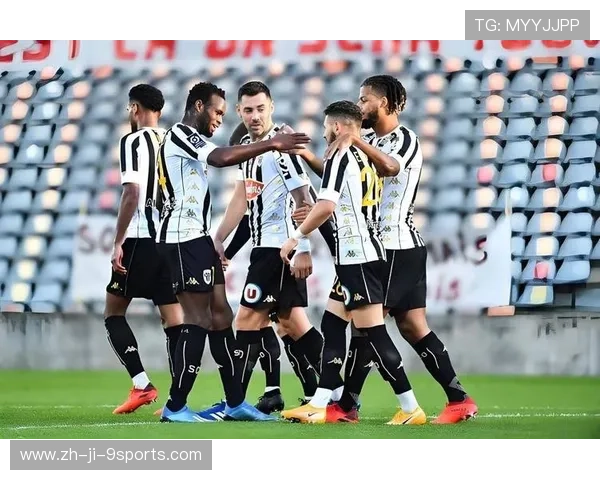 “法甲激烈厮杀：豪门争锋，积分榜悬念重重”，法甲 豪门