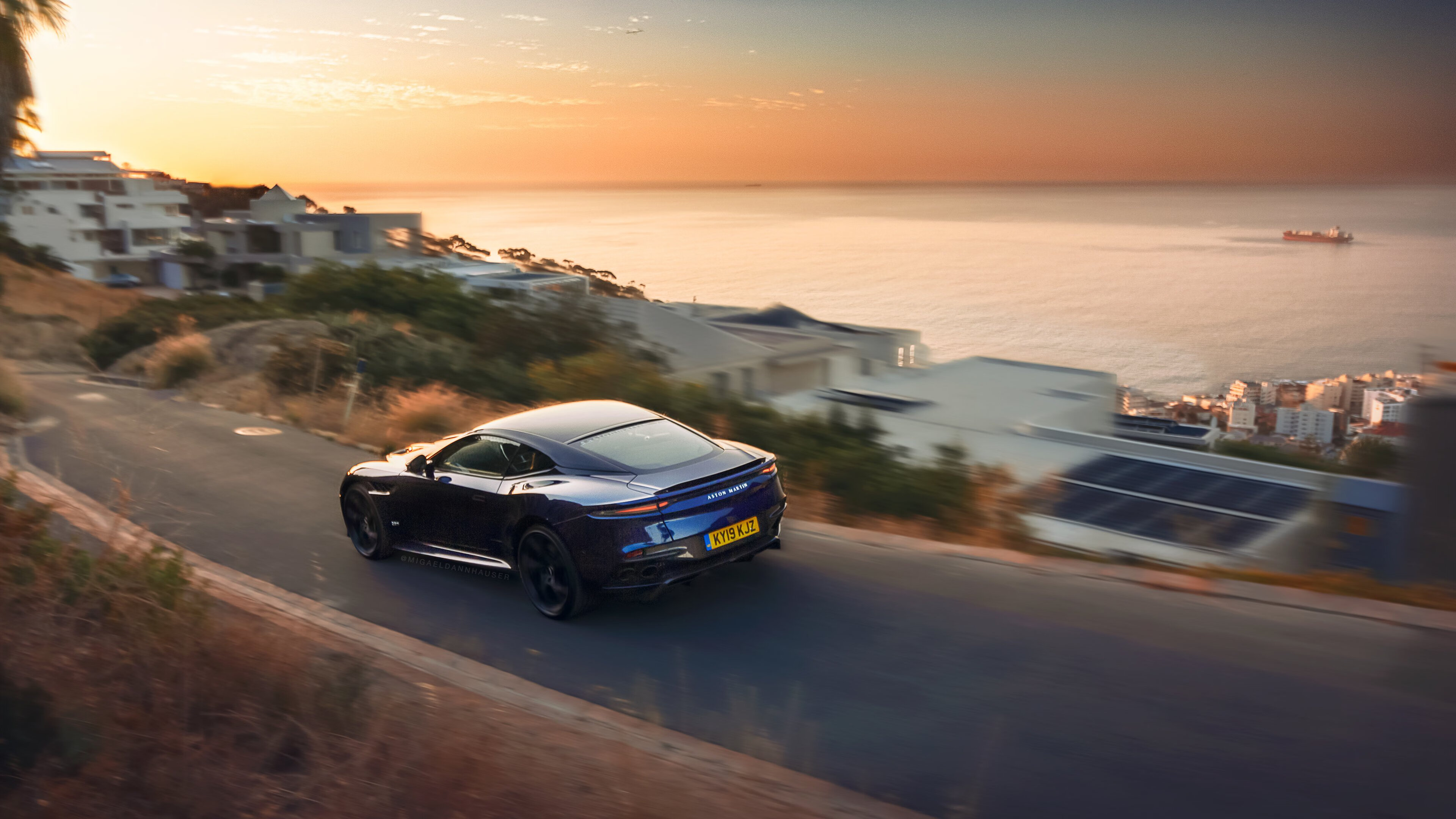 “胡利安·门德斯的坚韧精神与精湛技巧,助力阿根廷美洲狮队勇攀高峰”