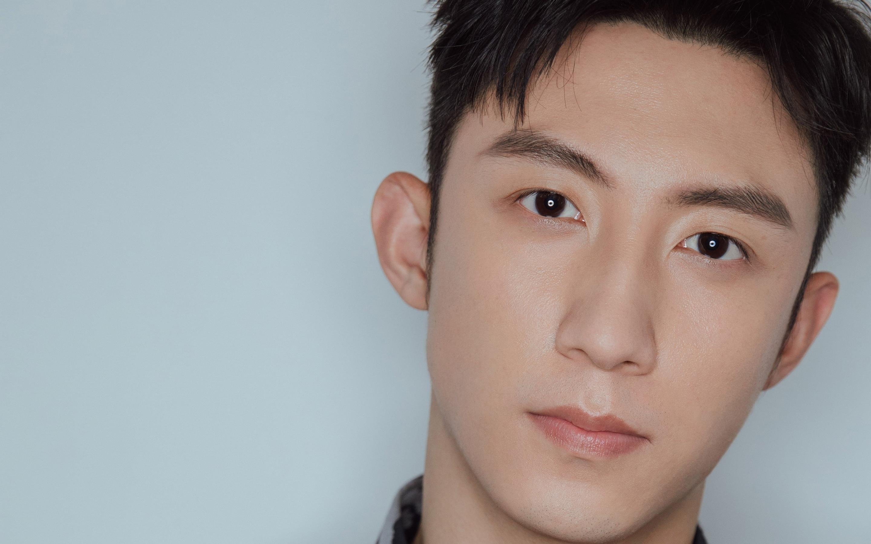 南非男子仰泳节奏稳定,男子仰泳比赛视频